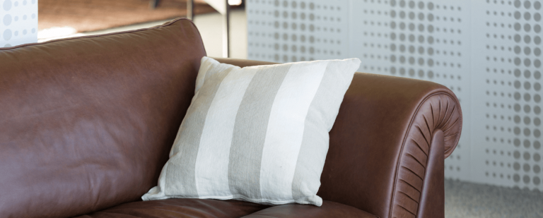 Cómo-guardar-muebles-de-cuero-en-una-unidad-de-almacenamiento