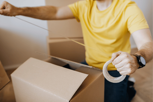 Formas-de-reutilizar-cajas-de-cartón-envíos