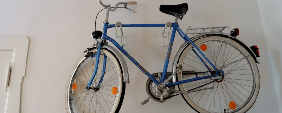 Consejos-para-guardar-la-bicicleta-en-un-apartamento o-una-casa-pequeña