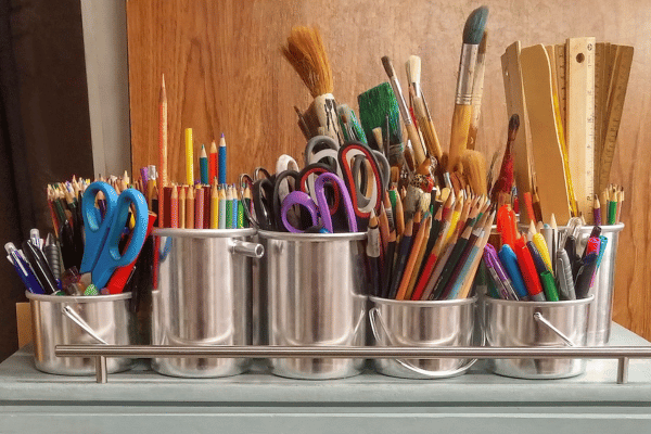 Organiza-tus-materiales-almacenamiento-para-artistas