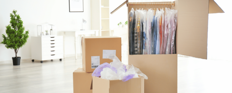 cajas-de-plástico-o-de-cartón